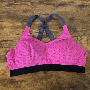 Victoria sport lightweight sports bra women's size 34B pink and black